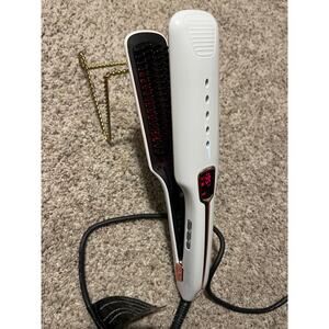 Misty Hair Straightener Brush  EPS880